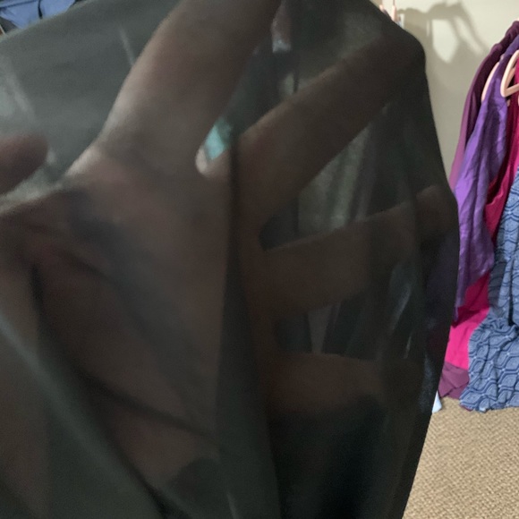 Beautiful sheer Catherine’s top - Picture 3 of 4